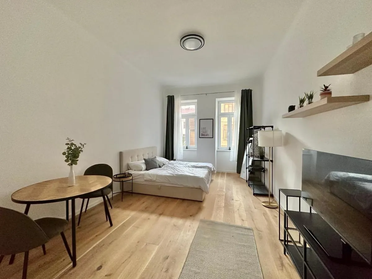 Feelhome-Margareten-2 Gaste-Wifi-Smarttv Viena 0*,